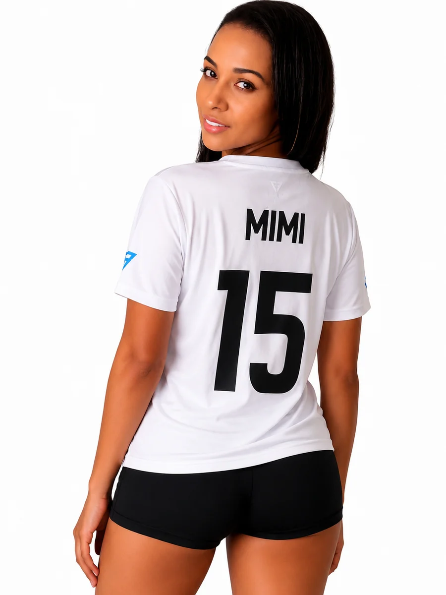 Dos d’un maillot blanc floqué Mimi avec le numéro 15
